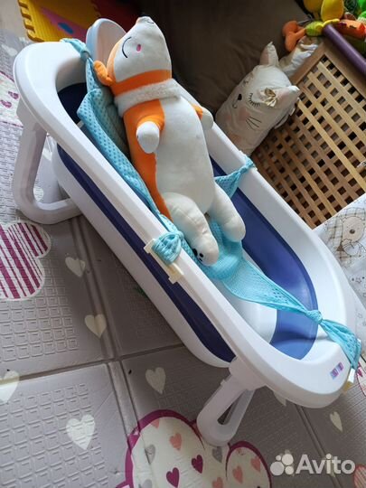Вещи для новорожденных: ванночка, мобиль,коврик