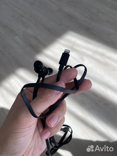 Наушники Beats UrBeats3 с разъемом Lightning