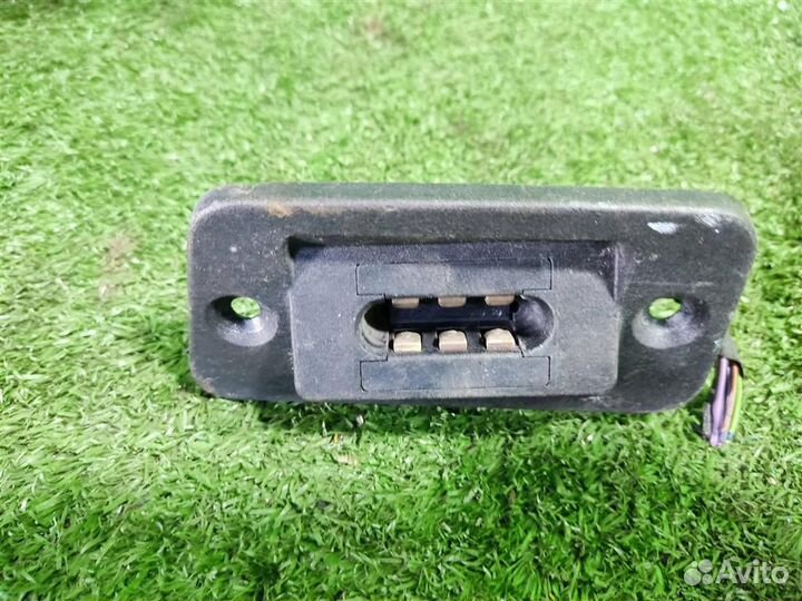 Концевик двери volkswagen Caddy 3 2013