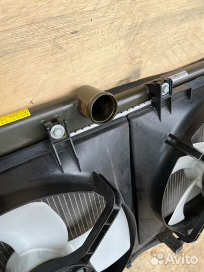 Радиатор охлаждения двигателя Subaru Outback BRM