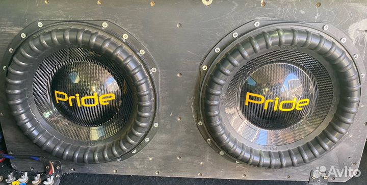 Автомобильный сабвуфер