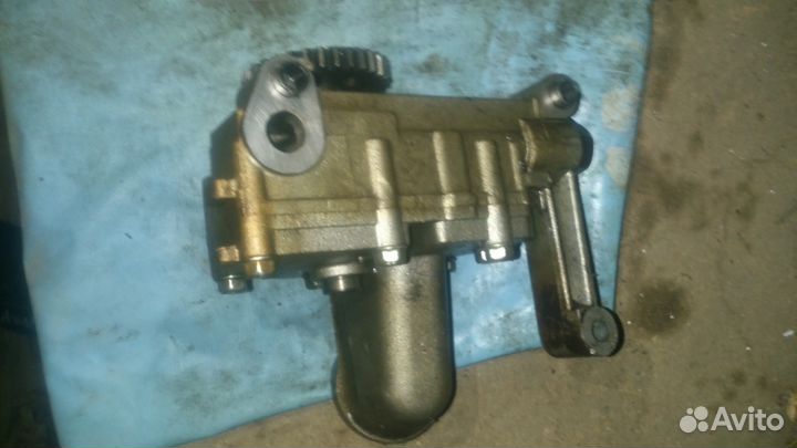 Насос масляный 1211A039