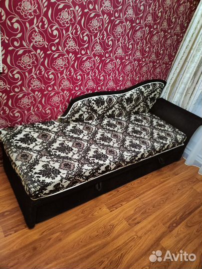 Диван кушетка со спальным местом бу