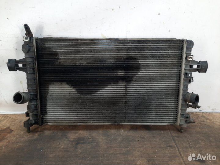 Радиатор основной Opel Astra хэтчбэк 5 дв. 1.6