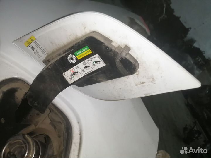 Лючок бензобака Ford Focus 3 хэтчбек