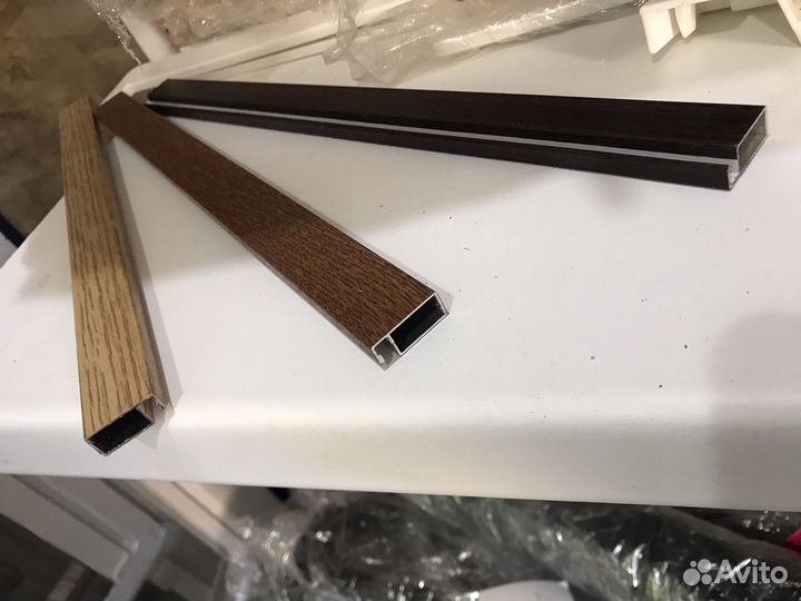 Подоконники, москитки, комплектующие для окон