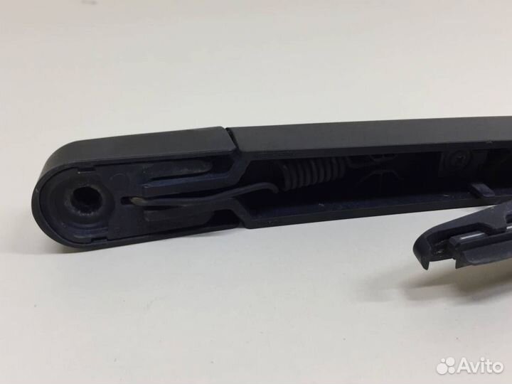 Поводок стеклоочистителя задний Kia Sorento UM 201