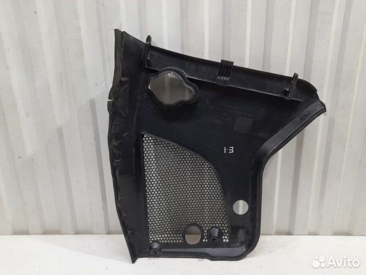 Жабо,решетка под лобовое стекло (левая) Mercedes