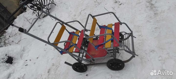 Детская тележка с колесами