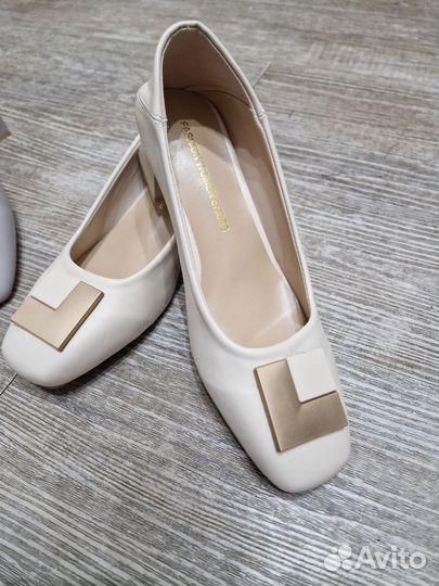 Модные женские туфли на среднем каблуке 4см