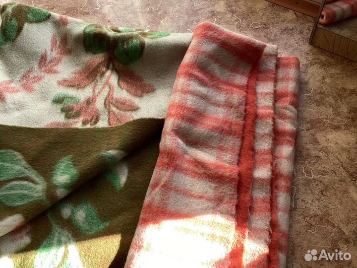 Одеяла чистая шерсть,новые