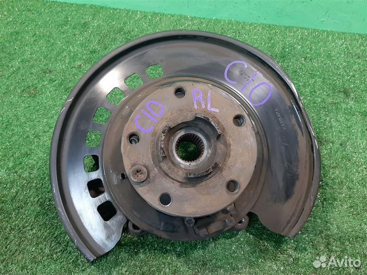 Кулак задний левый volkswagen Touareg (7L) 2007