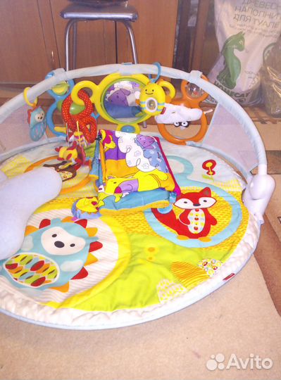 Продам коврик для малышей с игрушками