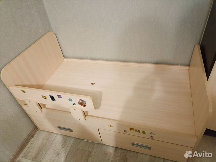 Детская кроватка с матрасом