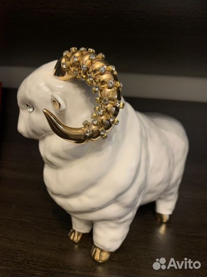 Фарфоровая статуэтка «барашек»