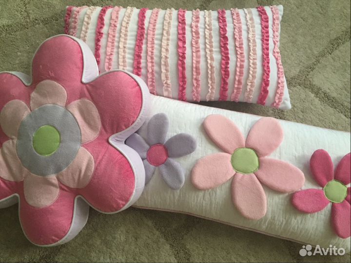 Набор покрывало, 3 подушки, юбка для кровати, все