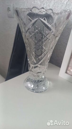Хрустальная ваза