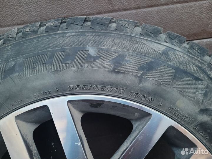 Bridgestone Blizzak DM-V2 235/65 R18 106S