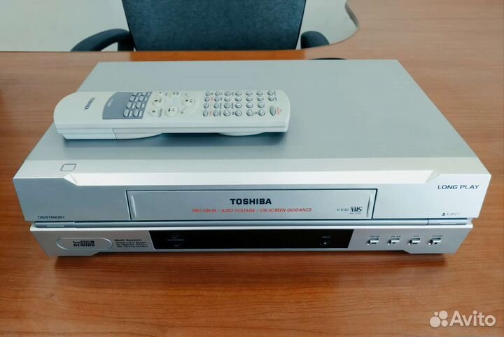 VHS плеер Toshiba V-E30