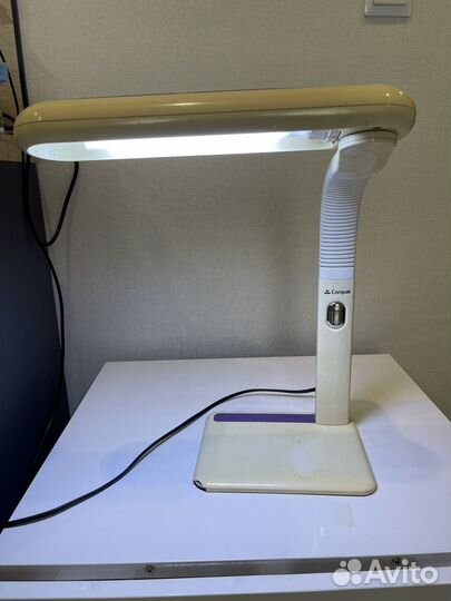 Настольная лампа сенсорная