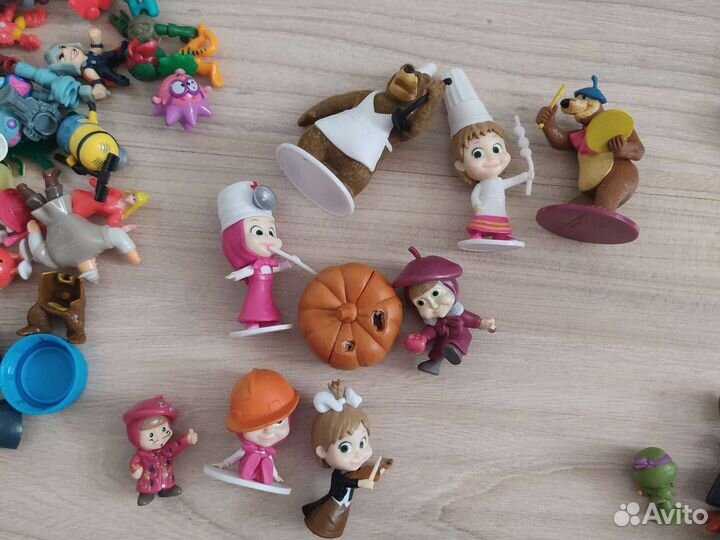 Игрушки из киндера пакетом