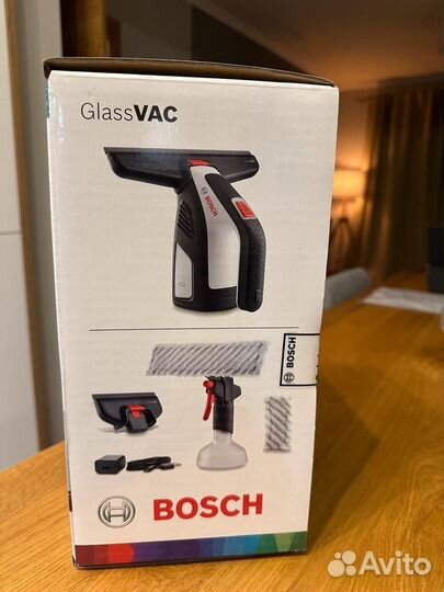 Аккумуляторный пылесос для окон Bosch Glass VAC