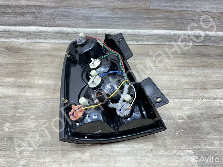 Фонарь левый правый SsangYong Rexton 1 (2001-2008)