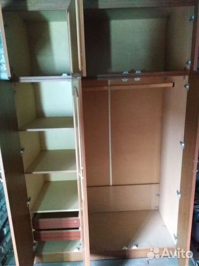 Шкаф