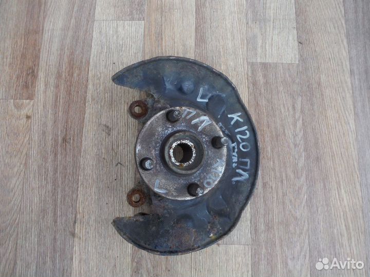 Кулак передний левый Toyota Corolla 120 2001