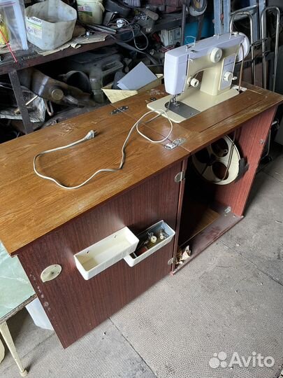 Швейная машина Чайка 132м