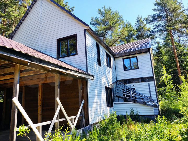 Дом 180 м² на участке 13 сот.