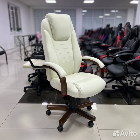 Кресло для руководителя T-9923 (цвета)