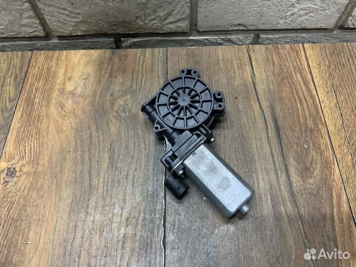 Nissan Terrano III (D10) Моторчик стеклоподъемника