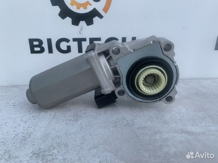 Моторчик раздатки BMW E53 27107566296