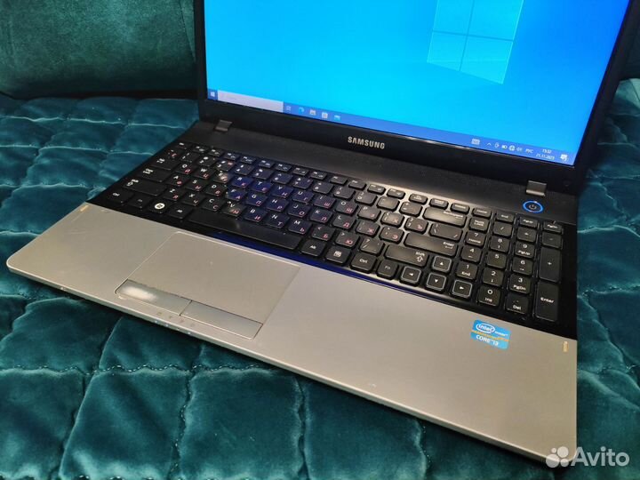 Samsung Core i3 + GeForce 520MX + SSD