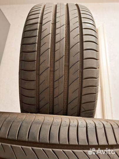 Delinte DS2 245/45 R19 ZR