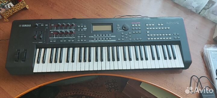 Рабочая станция-синтезатор Yamaha moxf6