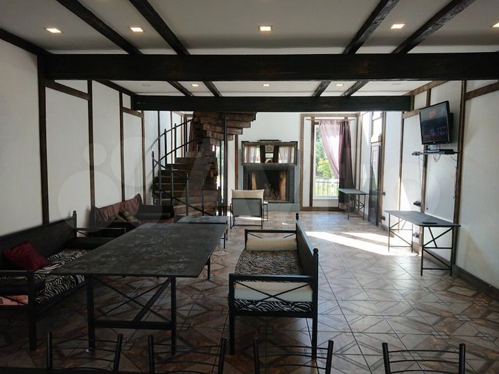 Коттедж 250 м² на участке 20 сот.