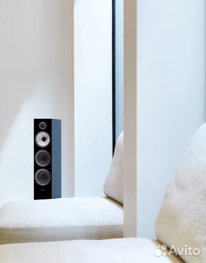 Напольная акустика колонки Bowers Wilkins 704 S2