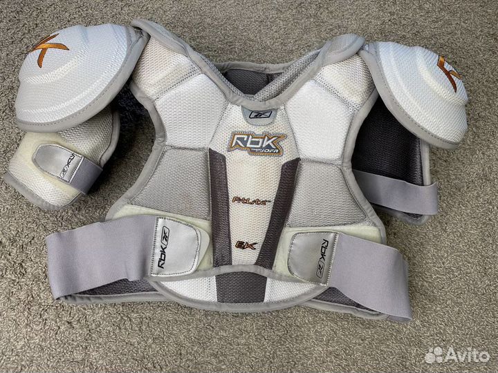 Нагрудник хоккейный Jofa RBK 6k