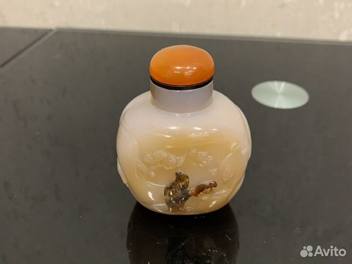 Флакон из агата