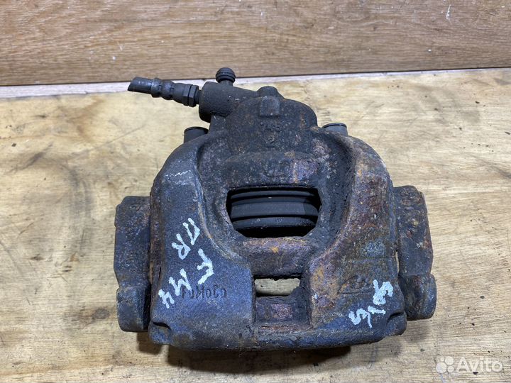 Суппорт передний правый Ford Mondeo 4 S105