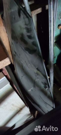 Стекло переднее левое Toyota Camry 40