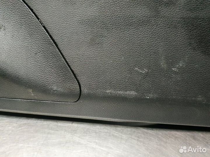 Обшивка двери багажника Jeep Grand Cherokee WK2