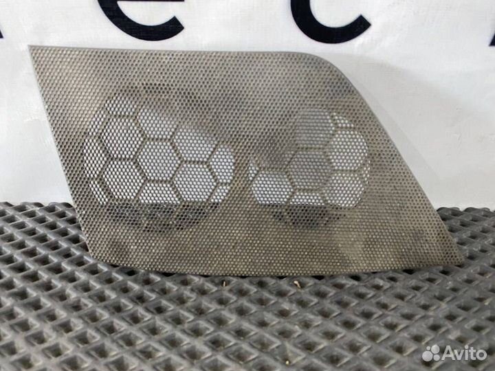 Накладка (сетка) динамика Volvo FH4 82213615