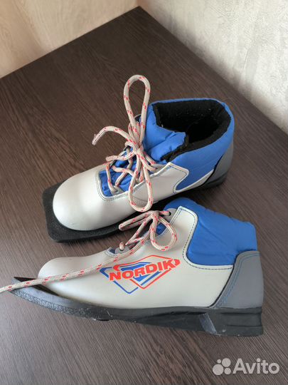 Лыжные ботинки