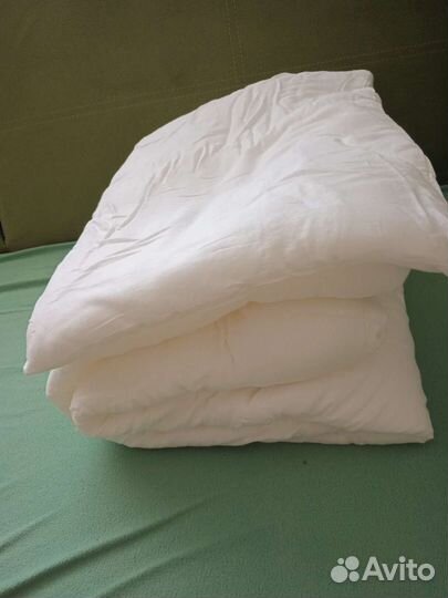 Детское одеяло и подушка в кроватку