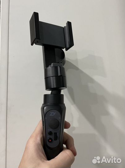 Трехосевой стабилизатор zhiyun smooth