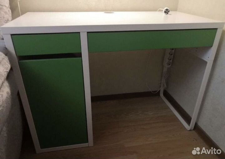 Письменный стол для школьника IKEA