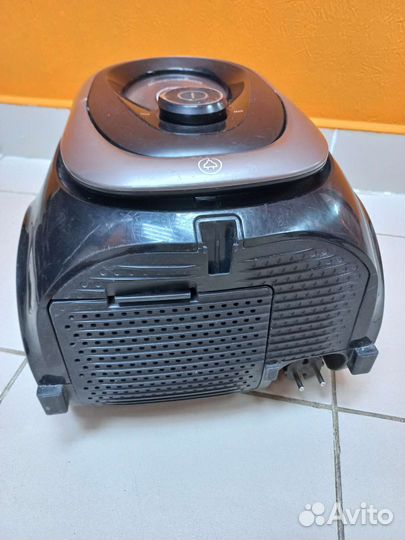 Компактный пылесос Samsung